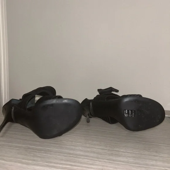 Giuseppe Zanotti - Satin Bow Black Sandals - 35 - Picture 6 of 11